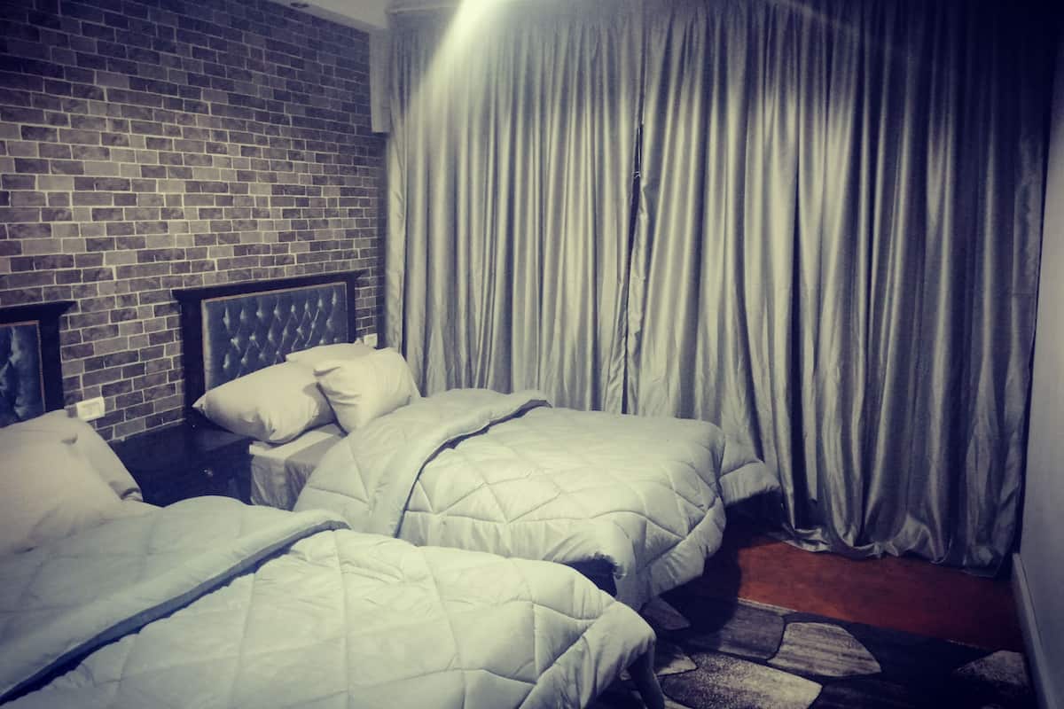 Triple Room, 3 Twin Beds | Blackout drapes, WiFi (free), bed sheets