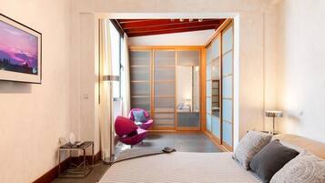 3 bedrooms, in-room safe, iron/ironing board, WiFi