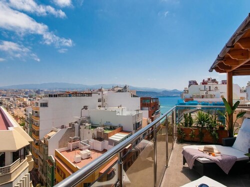 Luxury Penthouse with Stunning Views at the Best Bit of Las Palmas Beach
