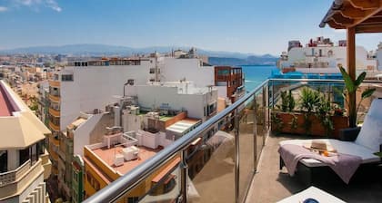 Luxury Penthouse with Stunning Views at the Best Bit of Las Palmas Beach