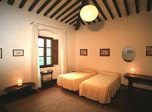 5 chambres, fer et planche à repasser, Wi-Fi gratuit, draps fournis