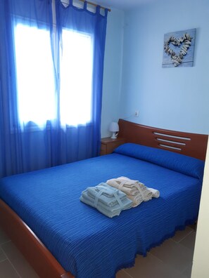 3 bedrooms, iron/ironing board, free WiFi, bed sheets - Casa Rogi, with pool, ideal for family, on main street and near the beach (Riumar)
