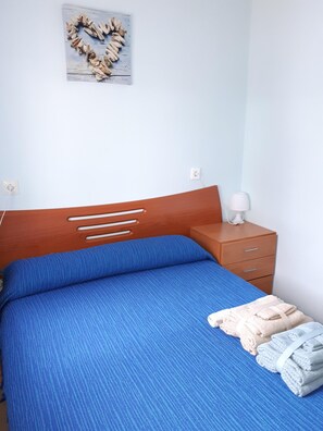 3 dormitorios, tabla de planchar con plancha, wifi gratis y ropa de cama