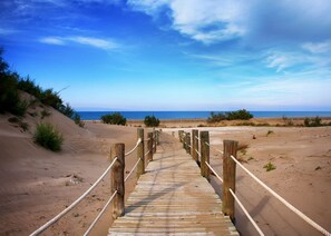 Beach nearby - Casa Rogi, with pool, ideal for family, on main street and near the beach (Riumar)