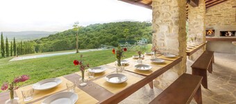 Villa i Toscana med udsigt, privat pool og privat spa, perfekt til grupper!