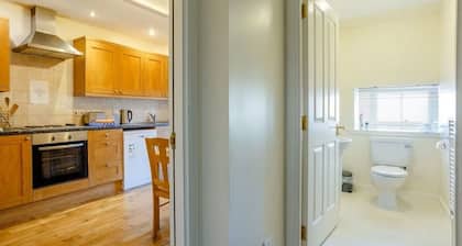 Luxury Self Catering Lodge & Barn - Along NC500 - Indoor Private Swimming Pool