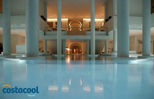 Villa de lujo con piscina privada frente al golf (limpieza salida  incl.)