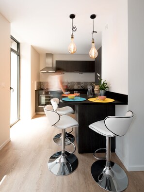 Fridge, oven, stovetop, dishwasher - BECOSY Saint Etienne - 3 bedroom apartment - 6 people - downtown (Saint-Étienne)