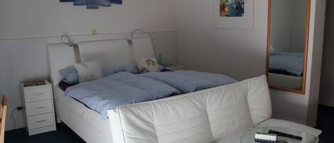 Deluxe-Doppelzimmer | Individuell eingerichtet, Schreibtisch, VerdunkelungsvorhÀnge