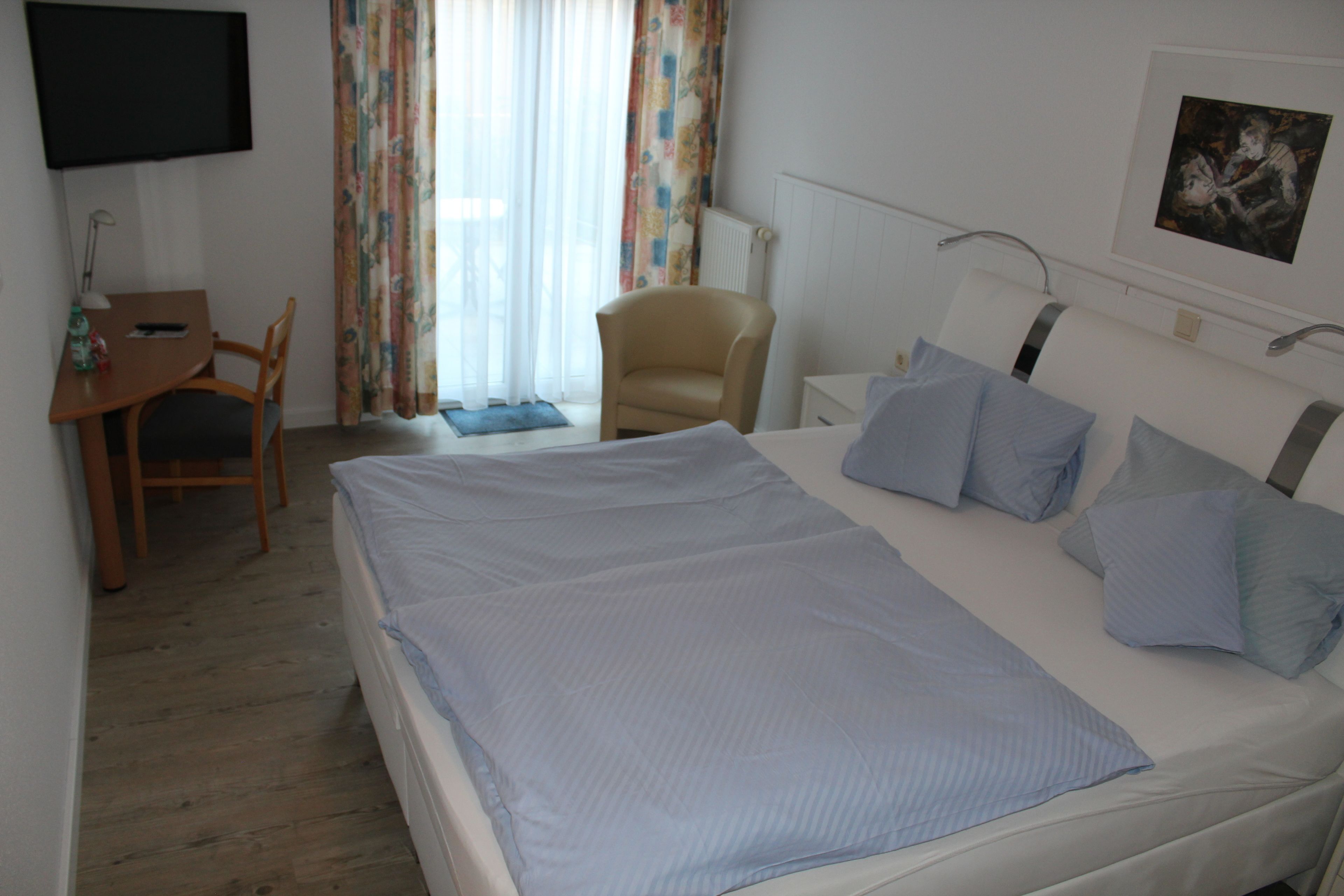 Deluxe Double Room | Individually furnished, desk, blackout drapes, soundproofing