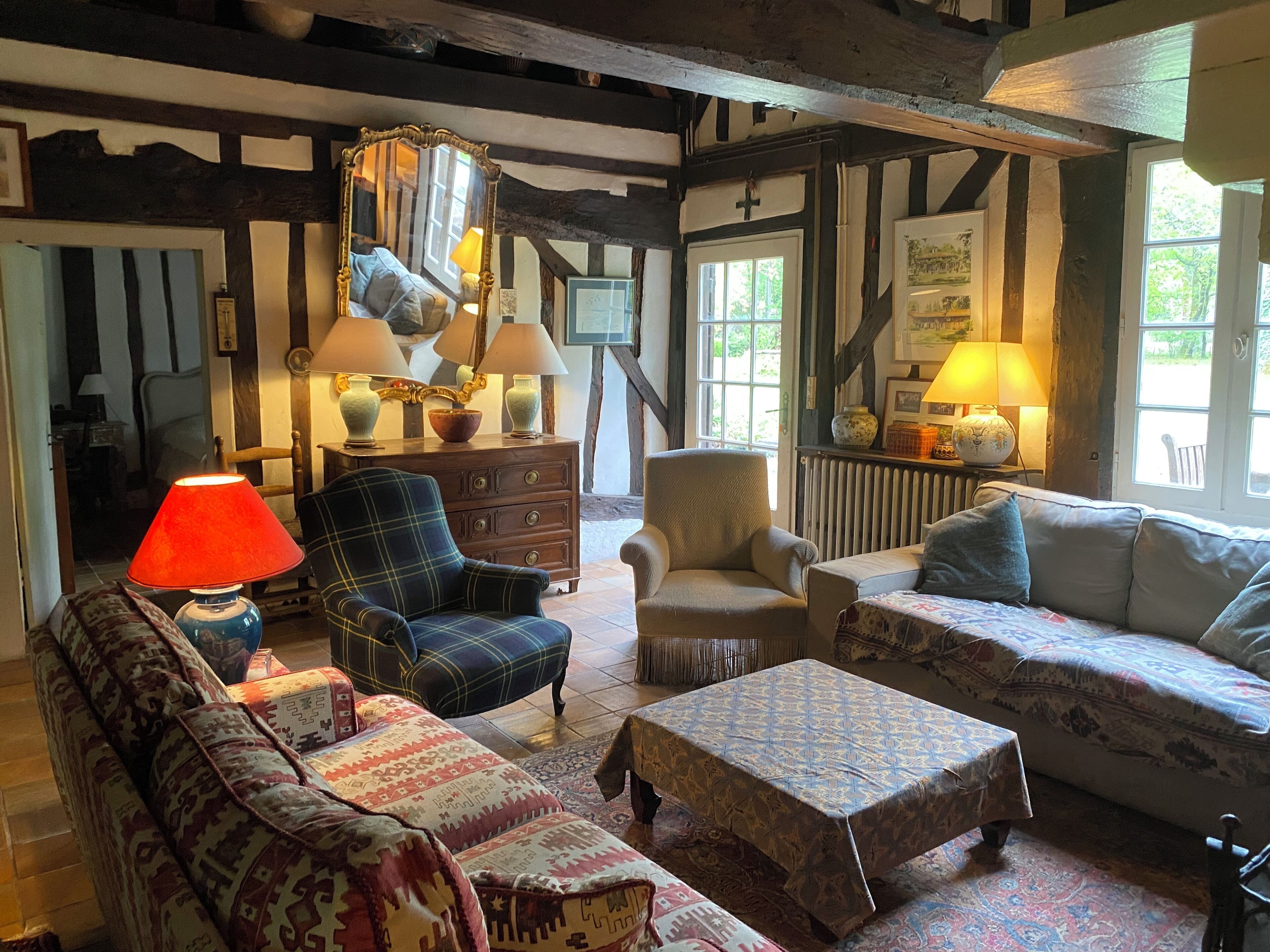 Fernseher, Kamin, DVD-Player, Tischfußball