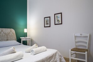 2 slaapkamers, een strijkplank/strijkijzer, gratis wifi