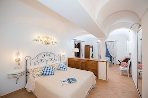5 bedrooms, free WiFi, bed sheets