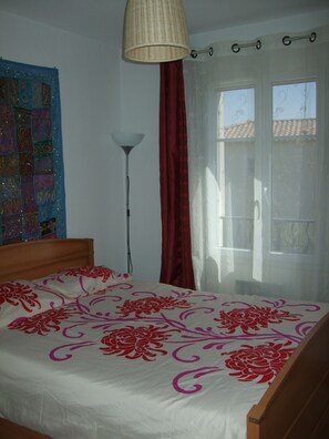 3 makuuhuonetta, silitysrauta/-lauta, ilmainen Wi-Fi