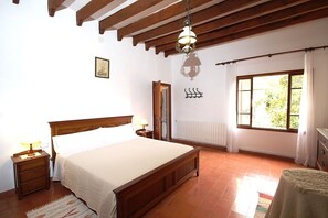 4 bedrooms, iron/ironing board, WiFi, bed sheets - Bella Vista.
ETV /1070 BELLA VISTA. (Sóller ,Biniaraix .)