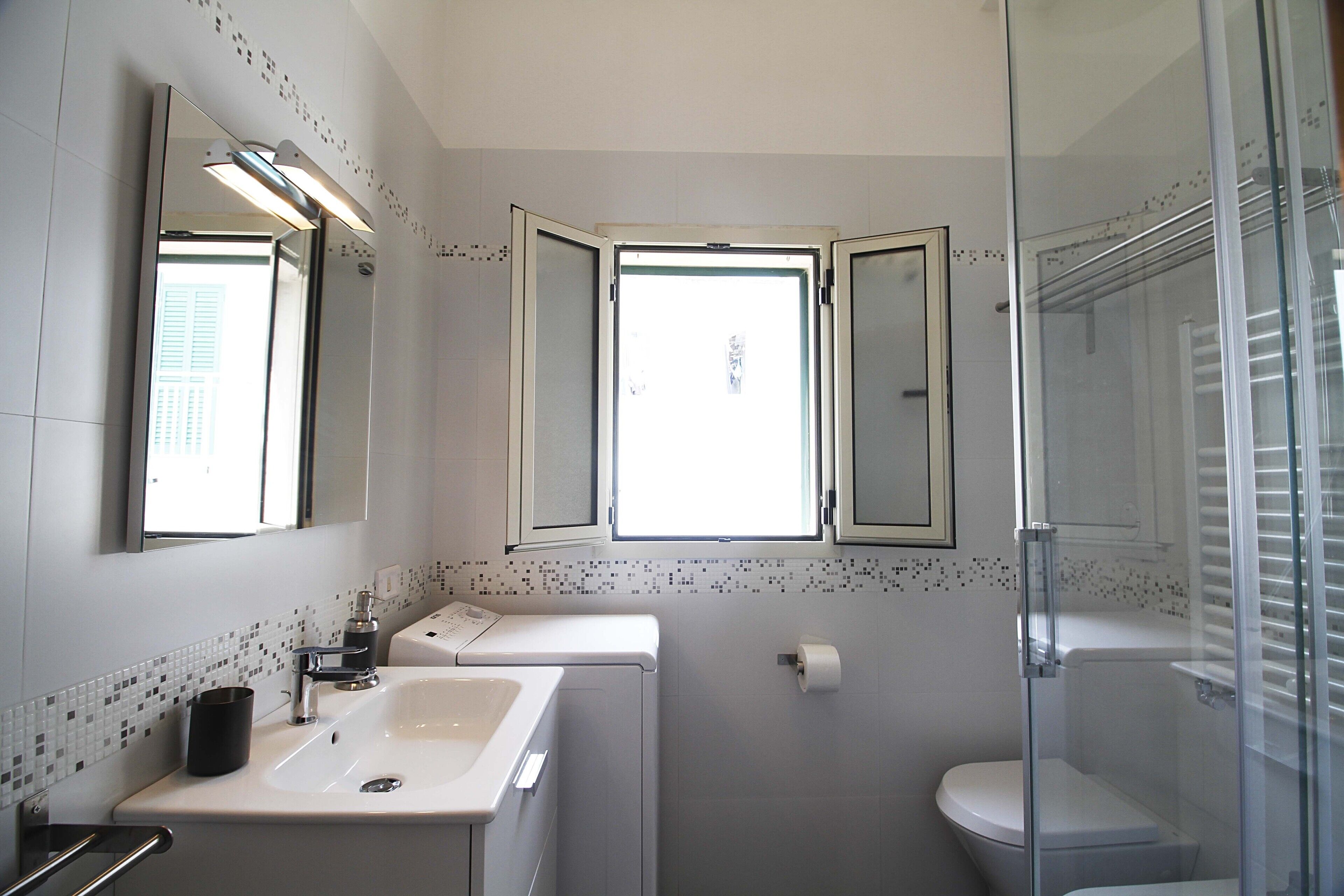 Dusche, Haartrockner, Bidet, Handtücher