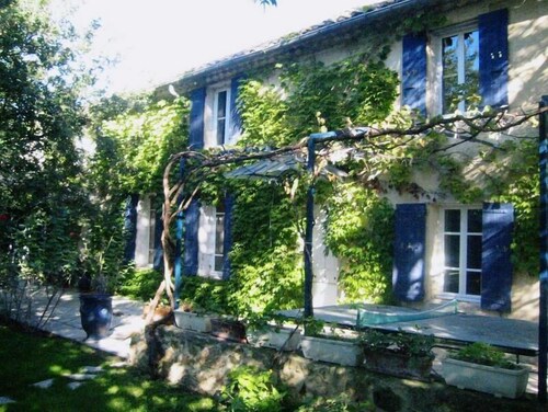 18th century Mas 17 people Vaucluse Orange, swimming pool, garden,