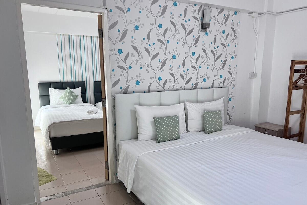 2-Bedroom Connecting | Verduisterende gordijnen, gratis wifi