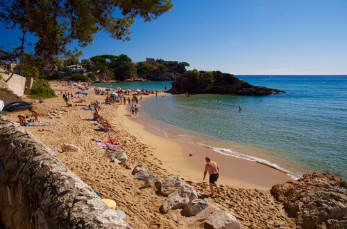 Private Villa, heated infinity pool, Jacuzzi & Sauna 3.5km from the sea.