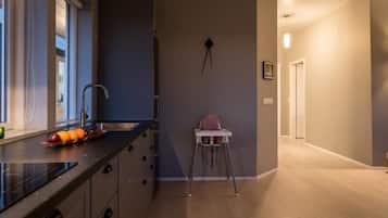 House, 3 Bedrooms | Private kitchen | Fridge, oven, stovetop, dishwasher