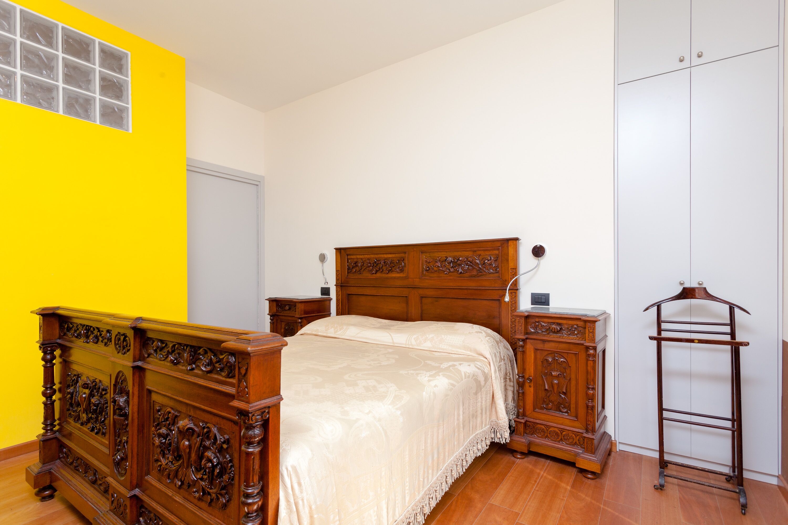 Central Sorrento Top Floor 2BR Flat recently renovated