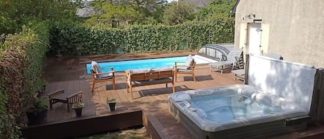 Outdoor pool, a heated pool