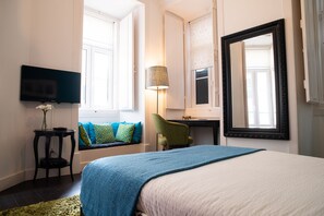 2 bedrooms, in-room safe, desk, iron/ironing board - MainRoom Apartment * Chiado * Lisbon Downtown! (Lisboa)