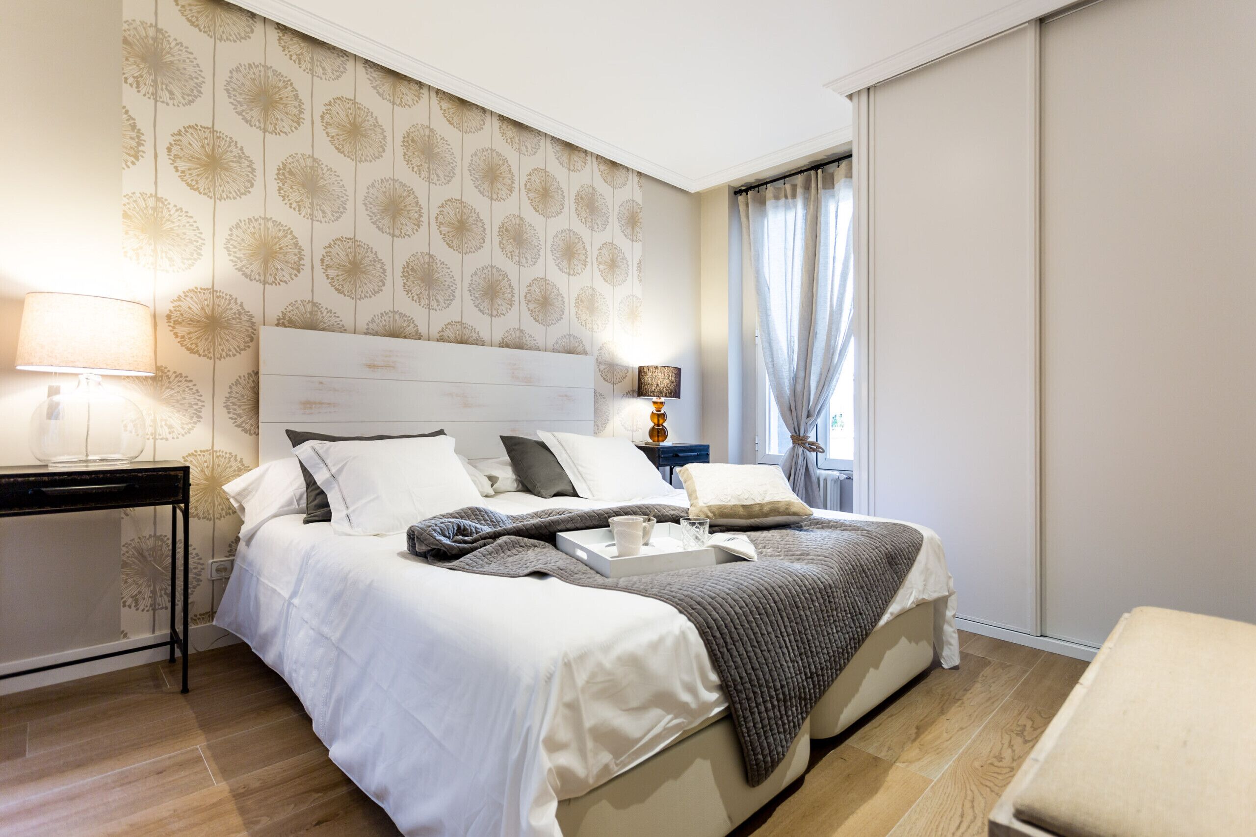 1 slaapkamer, een strijkplank/strijkijzer, gratis wifi, beddengoed