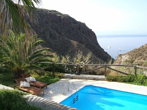 Aeolian Island Villa-Detached villa LIPARI, private pool with stunning sea view