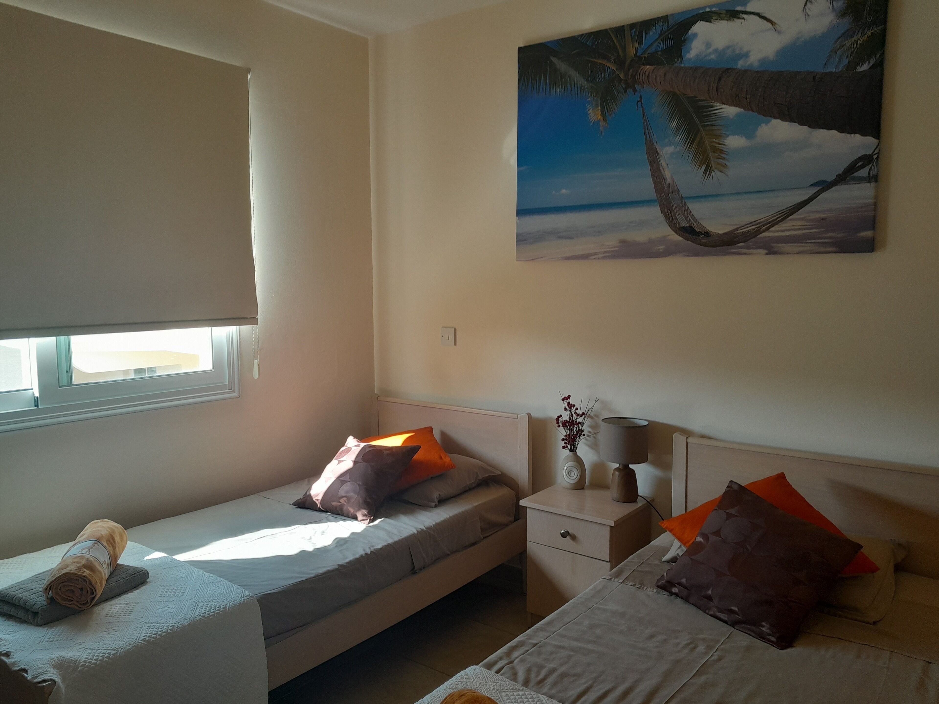 Two Bedroom 2nd Floor Apt Sleeps 4/5  Sea Views Wifi Full Sky Package Air-cond8 - Famagusta
