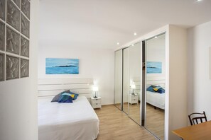 5 slaapkamers, een strijkplank/strijkijzer