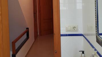 Asciugacapelli, asciugamani, sapone