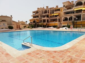 Pool - Lovely 3-storey house by beach, Santa Pola nr Alicante. Bungalow bonito al mar (santa pola)