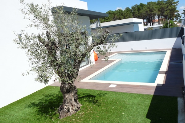 piscine ensoleillée avec jardin privé
Sunny pool with private garden