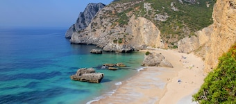 New house in Sesimbra with private pool and garden for 9 people, close to Lisbon