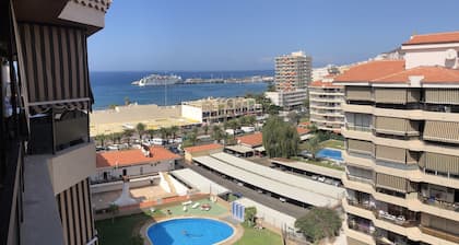 Erholsamer Strand 2BR Wohnung & Meerblick in Los Cristianos