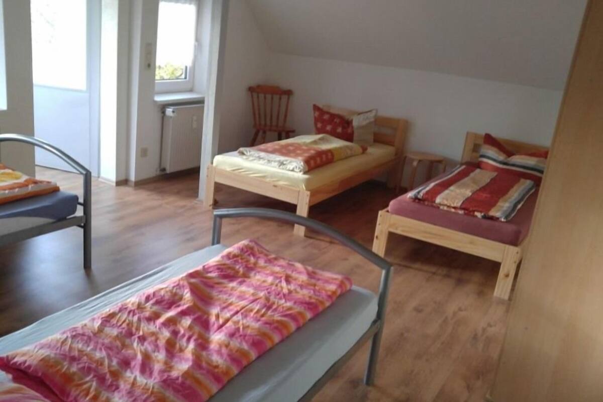 Vierbettzimmer, Gemeinschaftsbad (gemeinsame Küche) | Kostenloses WLAN, Bettwäsche