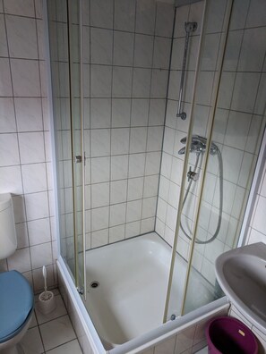 Estudio, baño privado (Zweier) | Baño | Toallas