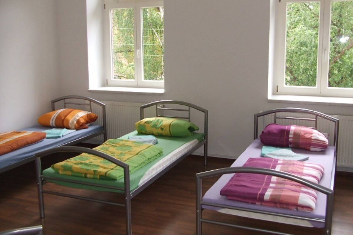 Habitación cuádruple, baño compartido (gemeinsame Küche) | Escritorio, wifi gratis, ropa de cama