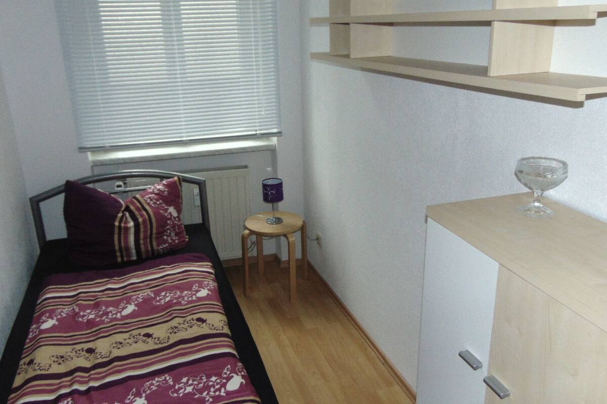 Habitación individual, baño compartido (gemeinsame Küche) | Escritorio, wifi gratis, ropa de cama
