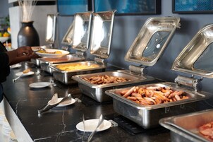 Desayuno buffet todos los días (con cargo)