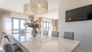 Dining - Apartamento T3  Nazaré para Férias (Frente Mar AL) (Nazaré)