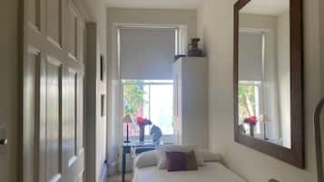 2 bedrooms, desk, iron/ironing board, travel cot