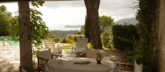 Superb sea view, sleeps 6, St Tropez peninsula.