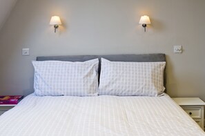 1 chambre, fer et planche à repasser, accès Internet, draps fournis