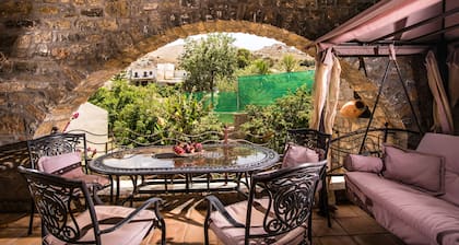 Villa Belladonna - Eine Steinvilla mit Swimmingpool