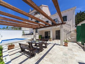 Outdoor dining - Beautiful Traditional Dalmatian Stone Villa, Private Pool & Sea View, just 200 meters to the Beach! (Povlja)