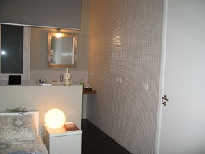 3 chambres, fer et planche à repasser, Wi-Fi gratuit, draps fournis
