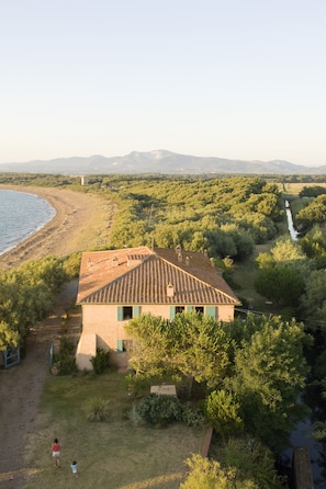 Exterior - Much loved seaside rental home for 8/10 in stunning unspoilt Tuscany.  (Populonia, Piombino)