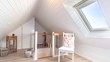 2 bedrooms, desk, soundproofing, iron/ironing board